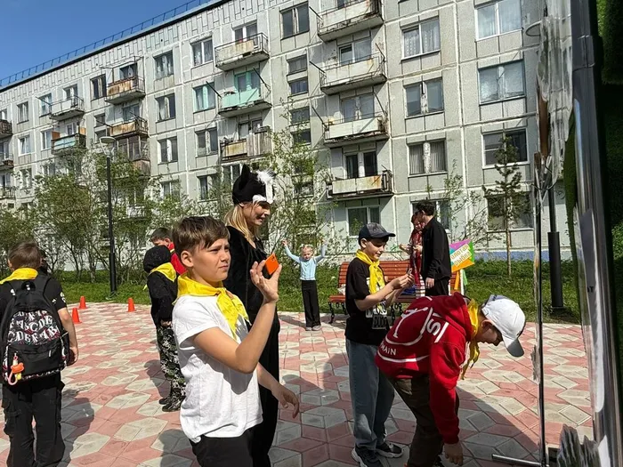 Ребята проходят задания от Кота Ученого