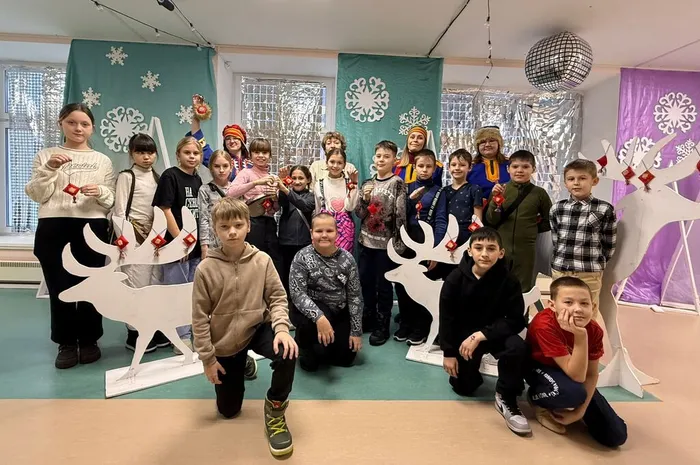 Ученики 4Г класса с саамами