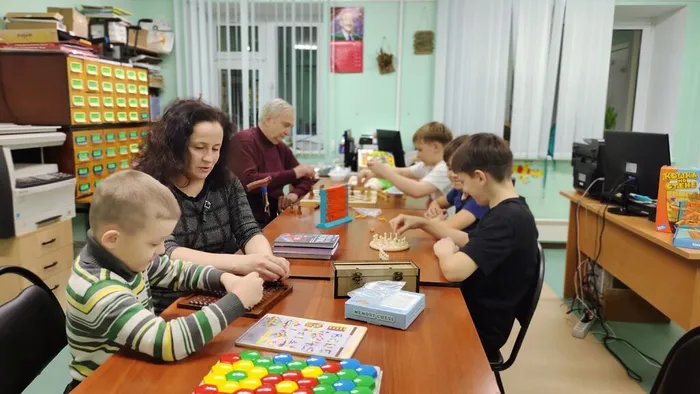 Фото: участниники играют в разные игры