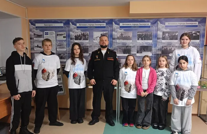 Волонтеры победы с военнослужащим Юрием Захарченко