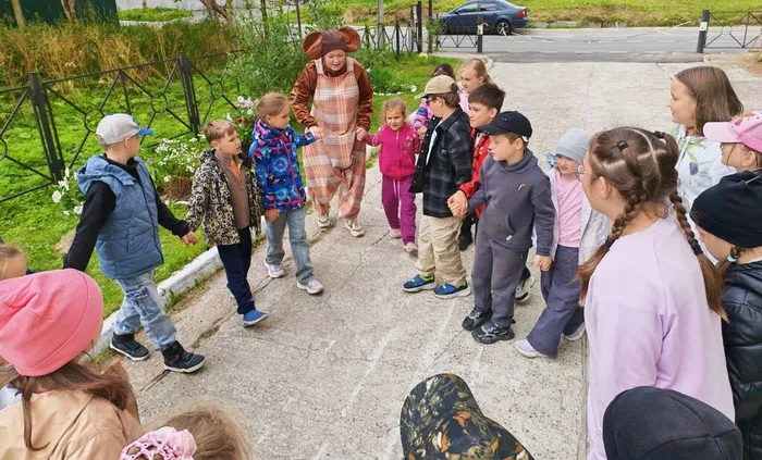 Фото: дети поют "Каравай"