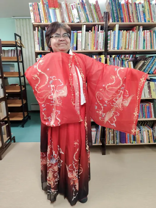 Участница клуба в китайском ханьфу