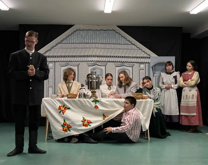 Спектакль арт-студии Театральная карусель