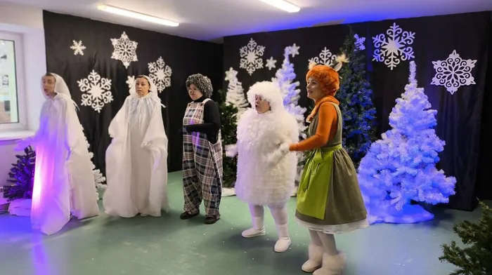Фото: спектакль "День Рождения Деда Мороза"